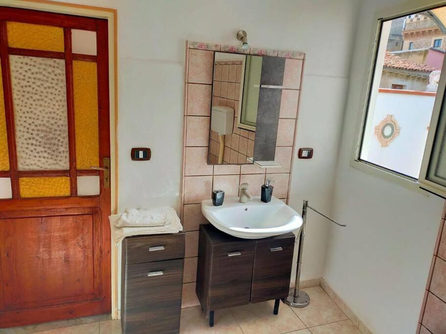 Casa Vacanza "Il Cortiletto" Sciacca Luaran gambar